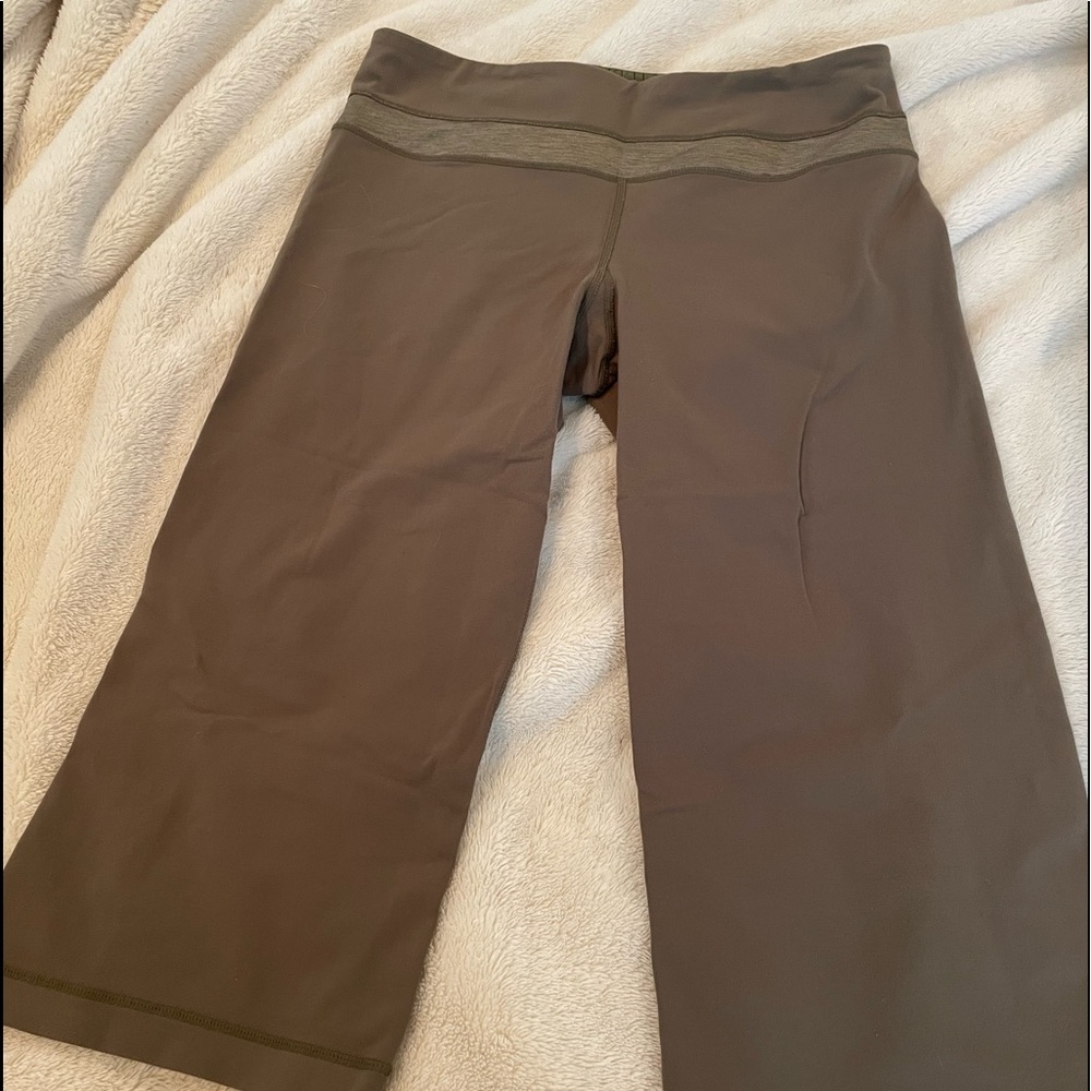 Lululemon crop pants